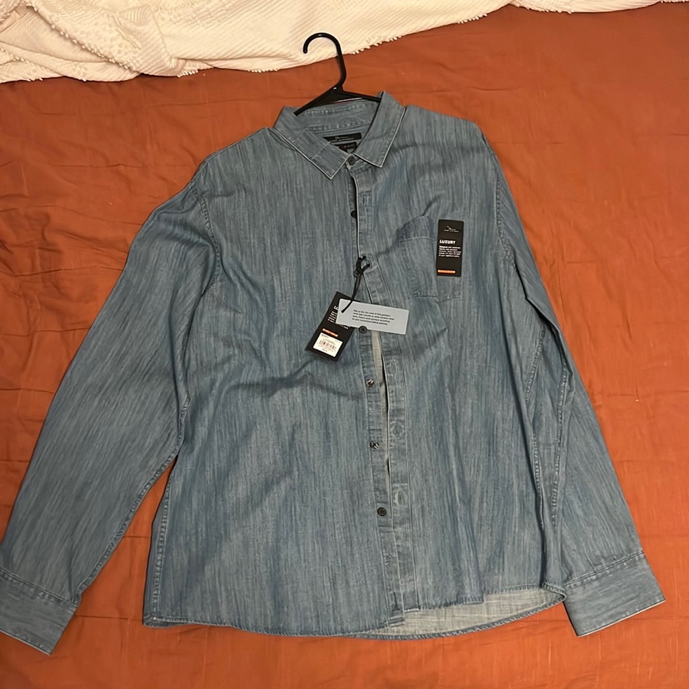 Marc Anthony Denim Button Down Shirt. With Tags. Men’s XL Slim Fit. Light Blue